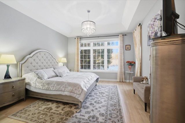 10831 N Essex DRIVE, Mequon, WI 53092