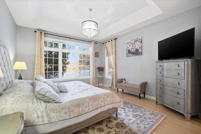 10831 N Essex DRIVE, Mequon, WI 53092