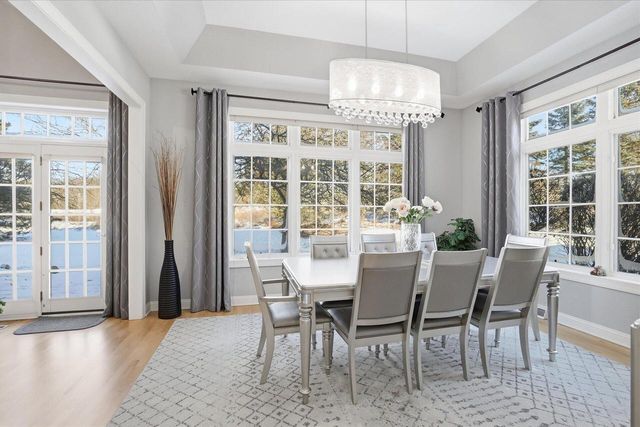 10831 N Essex DRIVE, Mequon, WI 53092