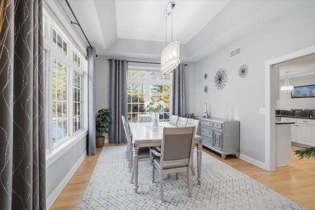 10831 N Essex DRIVE, Mequon, WI 53092