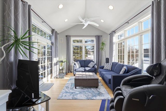 10831 N Essex DRIVE, Mequon, WI 53092