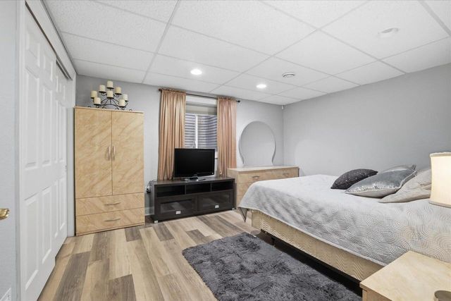 10831 N Essex DRIVE, Mequon, WI 53092