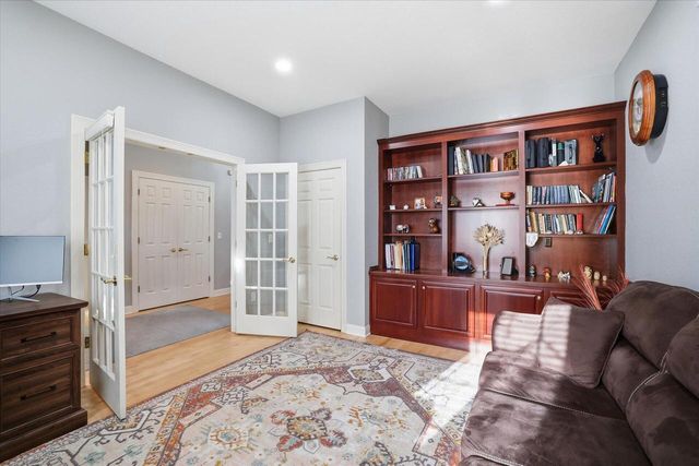 10831 N Essex DRIVE, Mequon, WI 53092