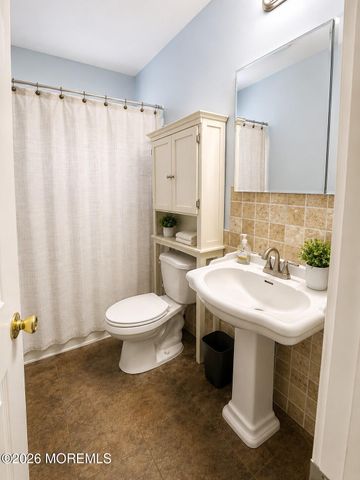 165 Walnut Creek Lane, Toms River, NJ 08753