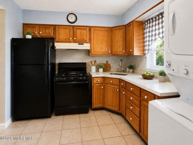 165 Walnut Creek Lane, Toms River, NJ 08753