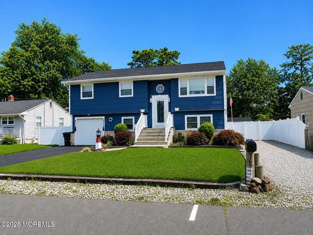 165 Walnut Creek Lane, Toms River, NJ 08753