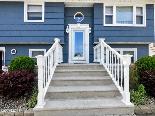 165 Walnut Creek Lane, Toms River, NJ 08753