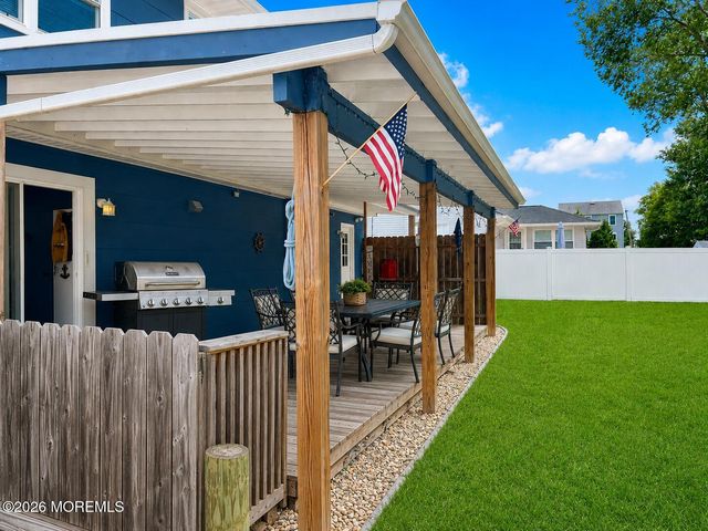 165 Walnut Creek Lane, Toms River, NJ 08753