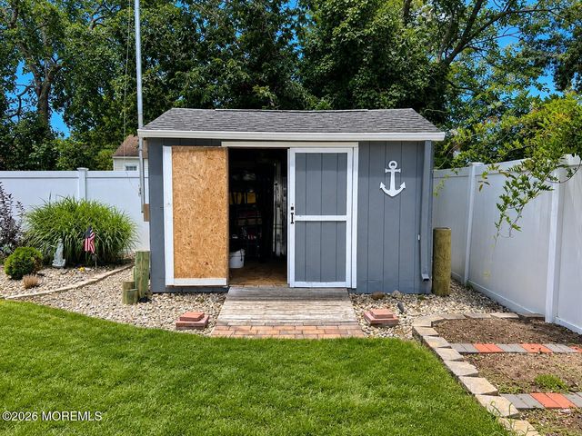 165 Walnut Creek Lane, Toms River, NJ 08753