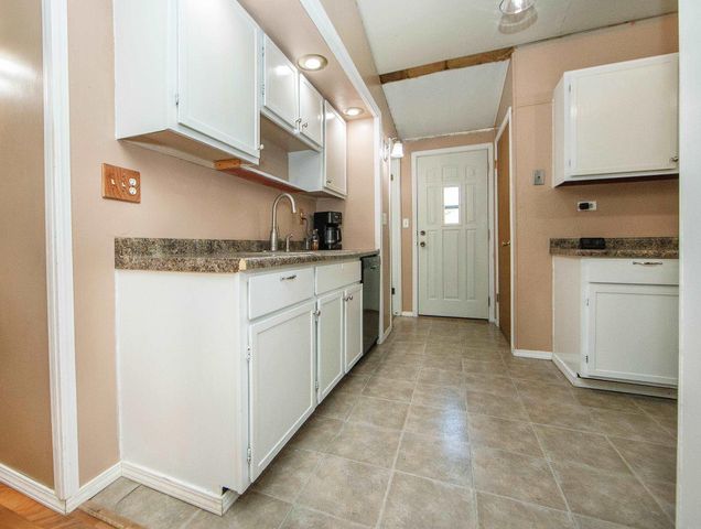 1401 SE 18th Avenue, Waverly, IA 50677