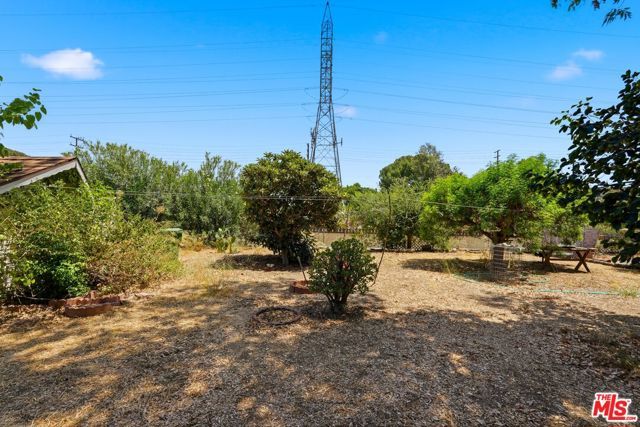 7650 N Wilbur Avenue, Los Angeles, CA 91335