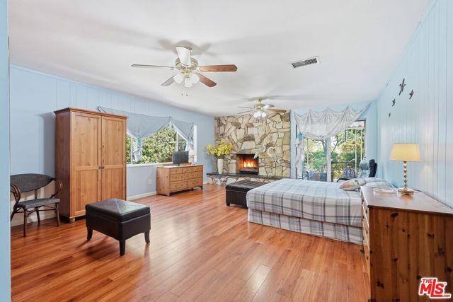 7650 N Wilbur Avenue, Los Angeles, CA 91335
