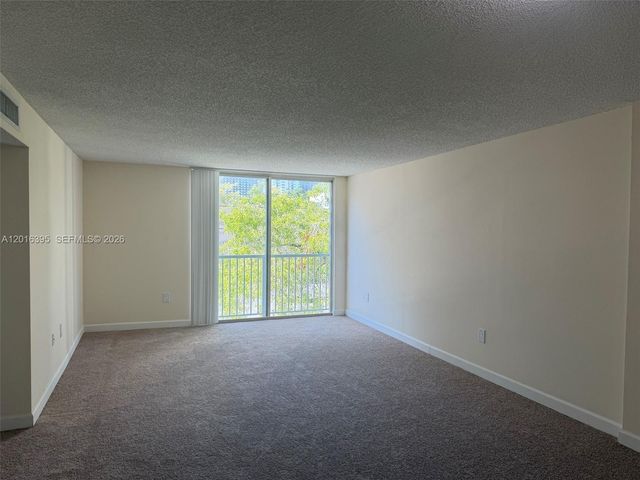 915 NW 1st Ave LP0231, Miami, FL 33136