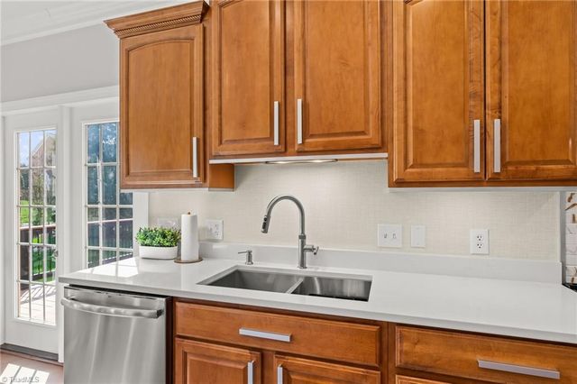 299 Kiawah Island Drive, Winston-salem, NC 27107