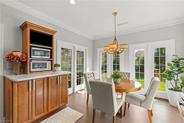 299 Kiawah Island Drive, Winston-salem, NC 27107