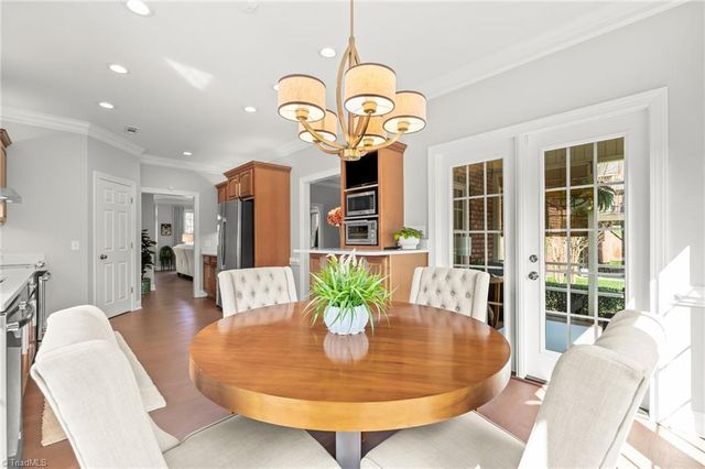 299 Kiawah Island Drive, Winston-salem, NC 27107