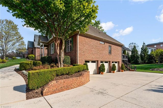 299 Kiawah Island Drive, Winston-salem, NC 27107