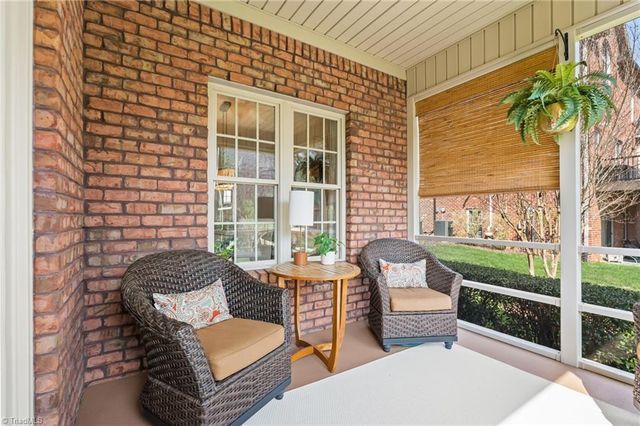 299 Kiawah Island Drive, Winston-salem, NC 27107