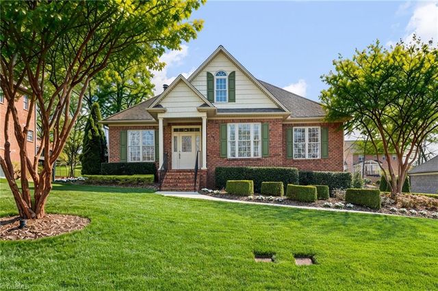 299 Kiawah Island Drive, Winston-salem, NC 27107