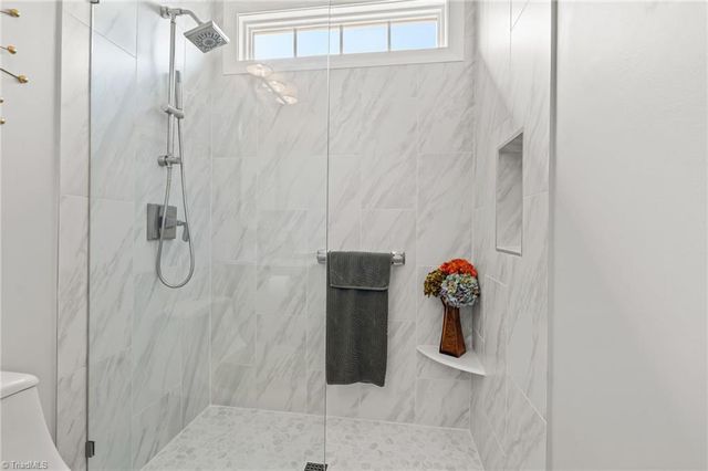 299 Kiawah Island Drive, Winston-salem, NC 27107