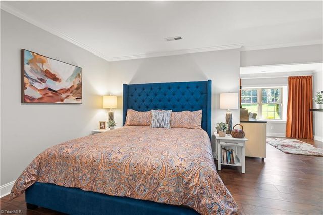 299 Kiawah Island Drive, Winston-salem, NC 27107