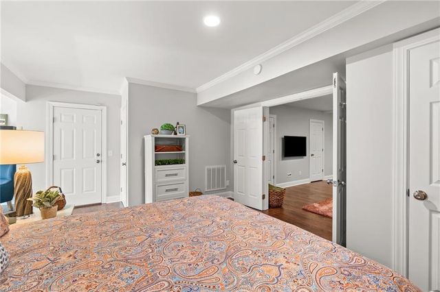 299 Kiawah Island Drive, Winston-salem, NC 27107