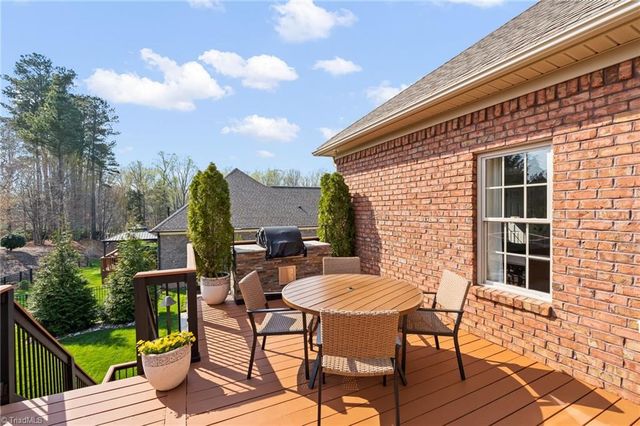 299 Kiawah Island Drive, Winston-salem, NC 27107