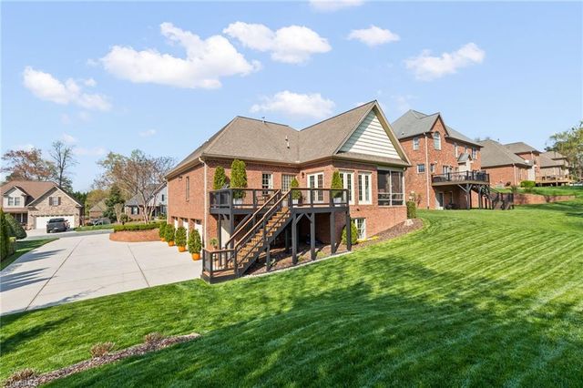 299 Kiawah Island Drive, Winston-salem, NC 27107