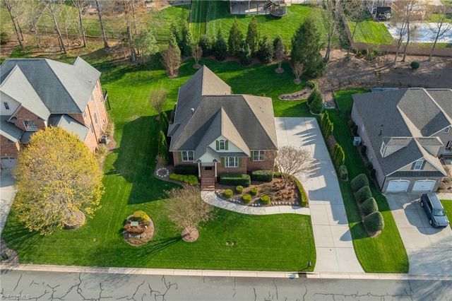 299 Kiawah Island Drive, Winston-salem, NC 27107