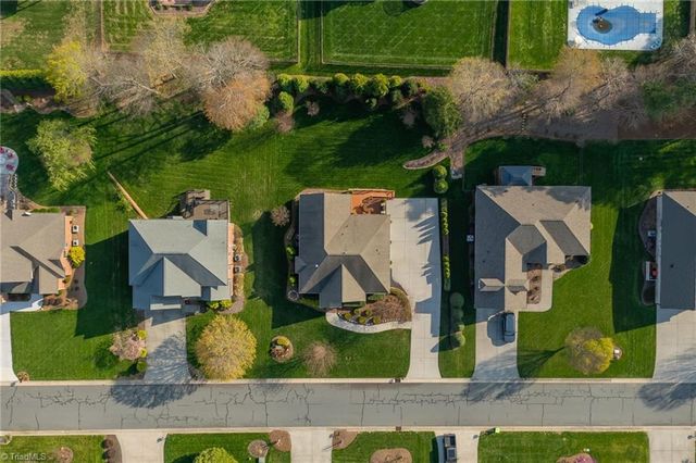 299 Kiawah Island Drive, Winston-salem, NC 27107