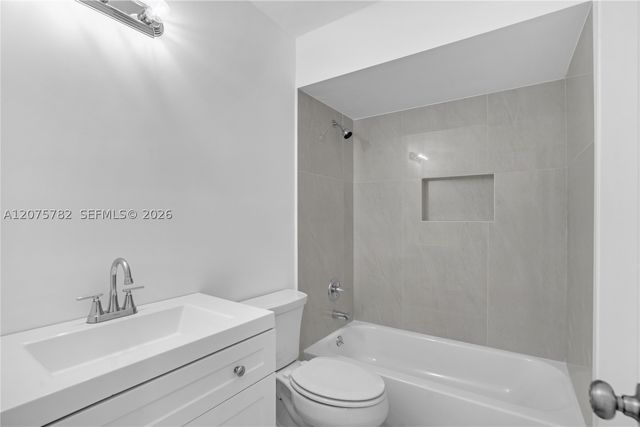 7389 NW 48th Pl, Lauderhill, FL 33319