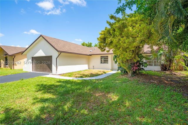 7389 NW 48th Pl, Lauderhill, FL 33319