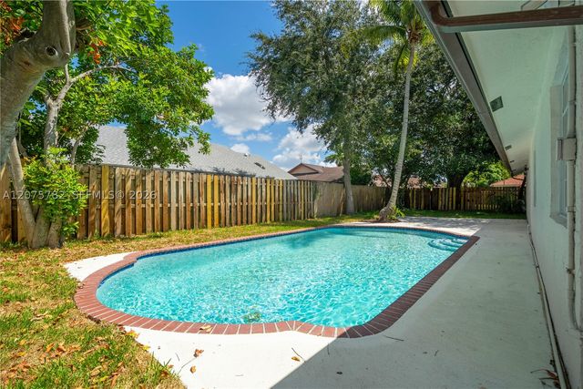 7389 NW 48th Pl, Lauderhill, FL 33319