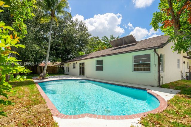 7389 NW 48th Pl, Lauderhill, FL 33319