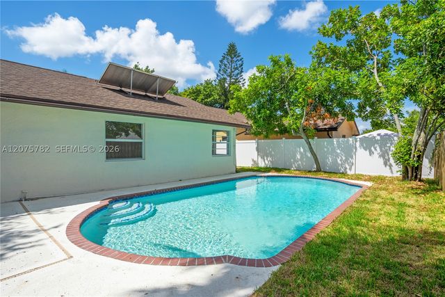 7389 NW 48th Pl, Lauderhill, FL 33319