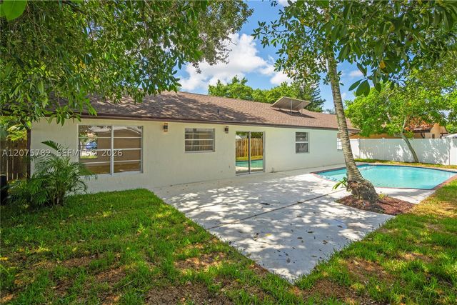 7389 NW 48th Pl, Lauderhill, FL 33319