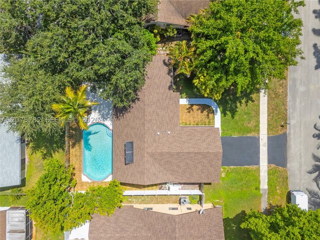 7389 NW 48th Pl, Lauderhill, FL 33319