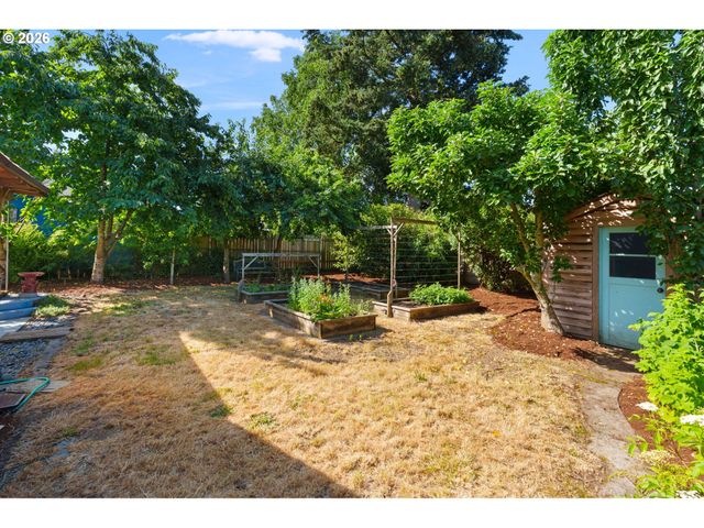 9568 N IVANHOE St, Portland, OR 97203
