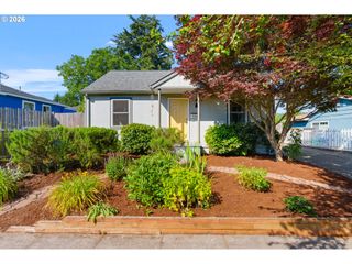 9568 N IVANHOE St, Portland, OR 97203
