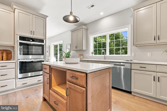 90 LINDEN AVE, Newtown, PA 18940