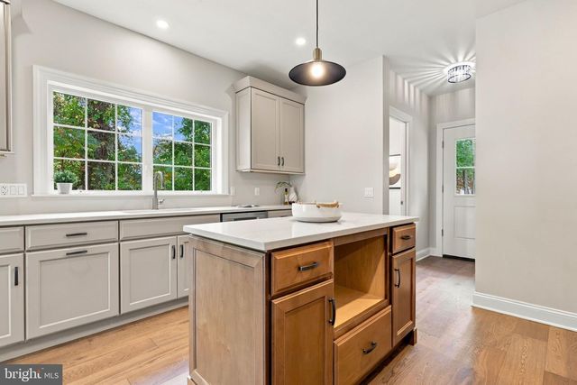 90 LINDEN AVE, Newtown, PA 18940