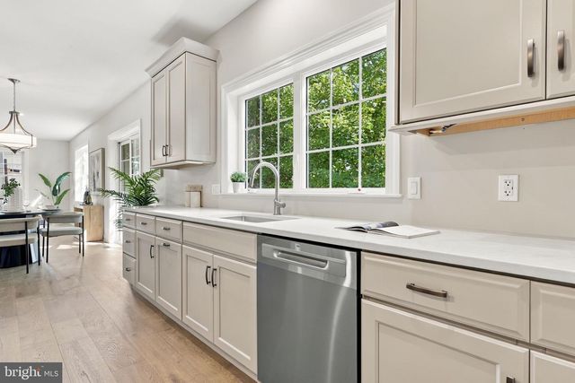 90 LINDEN AVE, Newtown, PA 18940