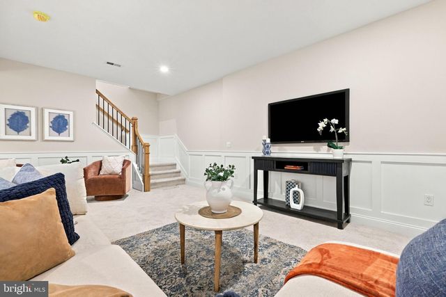 90 LINDEN AVE, Newtown, PA 18940