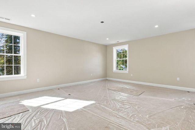 90 LINDEN AVE, Newtown, PA 18940