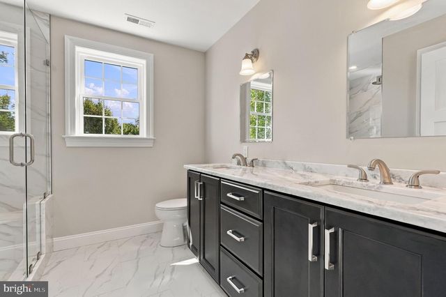 90 LINDEN AVE, Newtown, PA 18940