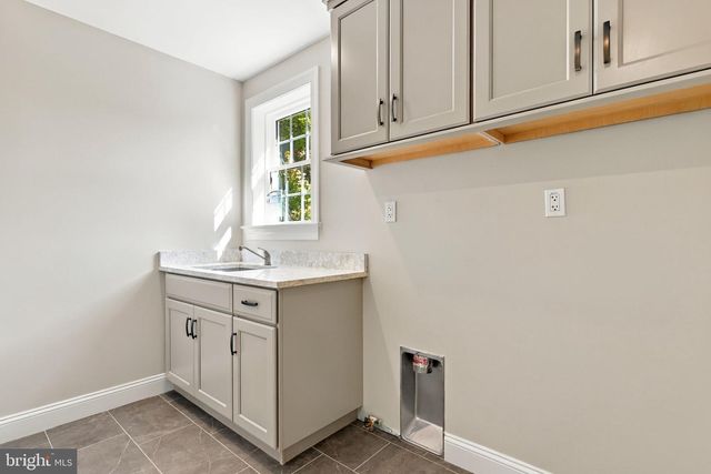 90 LINDEN AVE, Newtown, PA 18940