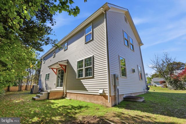 90 LINDEN AVE, Newtown, PA 18940