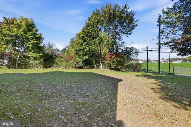 90 LINDEN AVE, Newtown, PA 18940