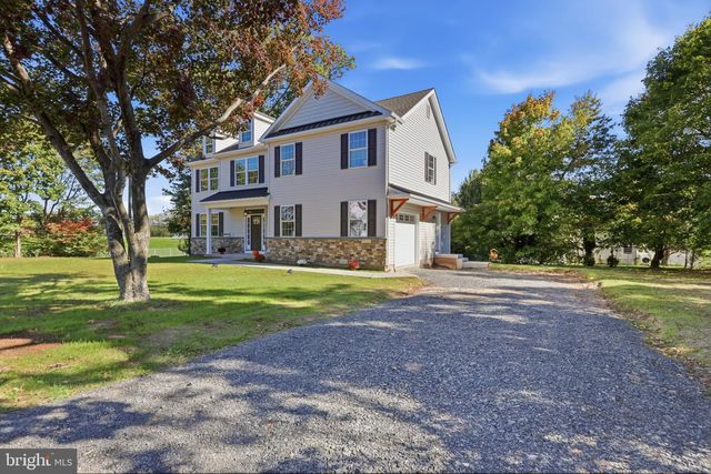 90 LINDEN AVE, Newtown, PA 18940