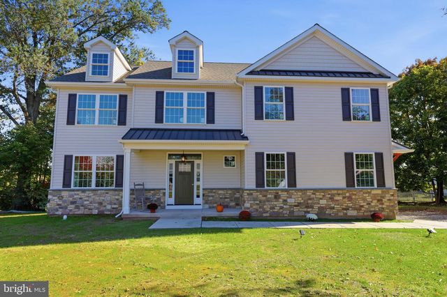 90 LINDEN AVE, Newtown, PA 18940